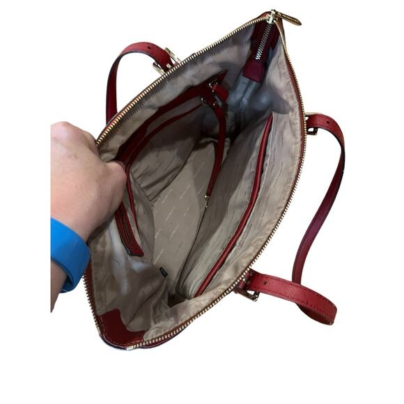 Women's Michael Kors Red Jet Set Travel Large Top Zip Tote Bag - Picture 14 of 14